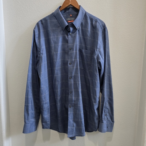 Van Heusen long sleeved blue button down shirt size large - Picture 1 of 3